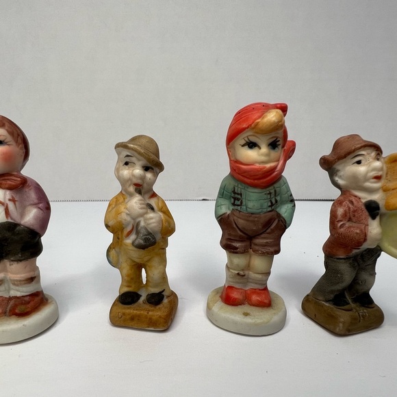 Lot of 7 Porcelain Miniature Figurines Boys Girls Men Display Case, Appx 2.25" - Picture 3 of 6